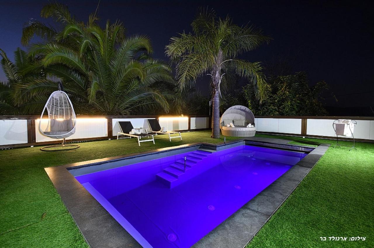 The Bells Mansion Villa Goren Bagian luar foto