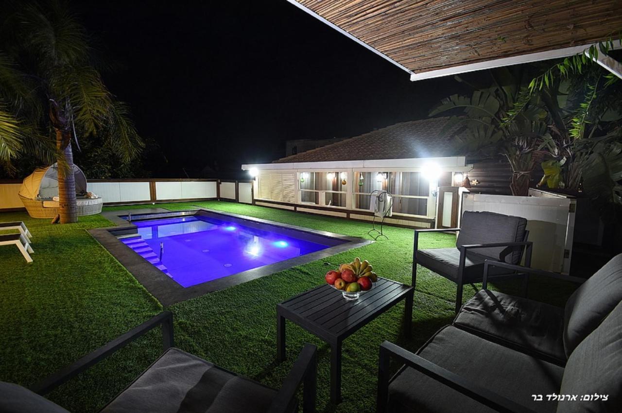 The Bells Mansion Villa Goren Bagian luar foto